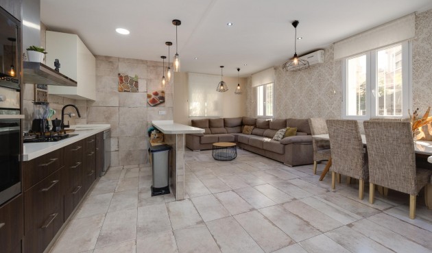 Brukt - Town House -
Torrevieja - Centro