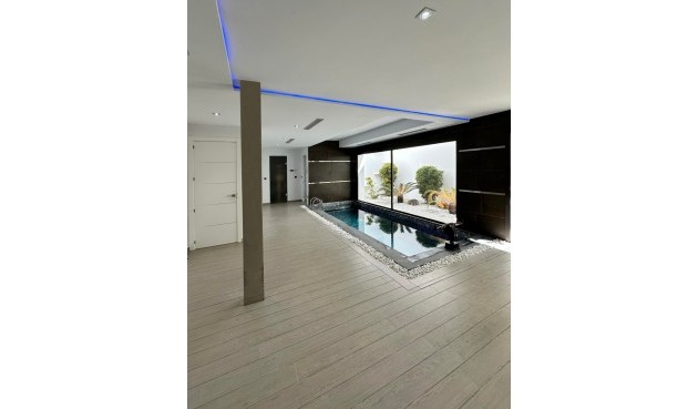 Resale - Villa -
Jávea - Costa Blanca