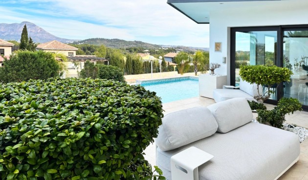 Resale - Villa -
Jávea - Costa Blanca