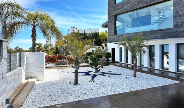 Resale - Villa -
Jávea - Costa Blanca