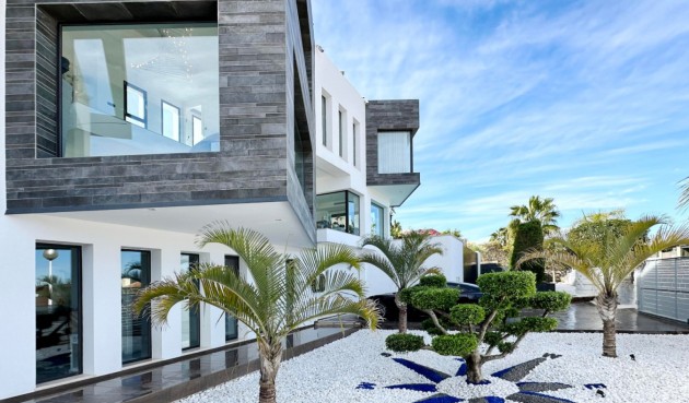 Resale - Villa -
Jávea - Costa Blanca