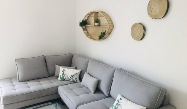 Återförsäljning - Town House -
Torrevieja - aguas nuevas