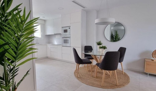 Återförsäljning - Town House -
Torrevieja - aguas nuevas