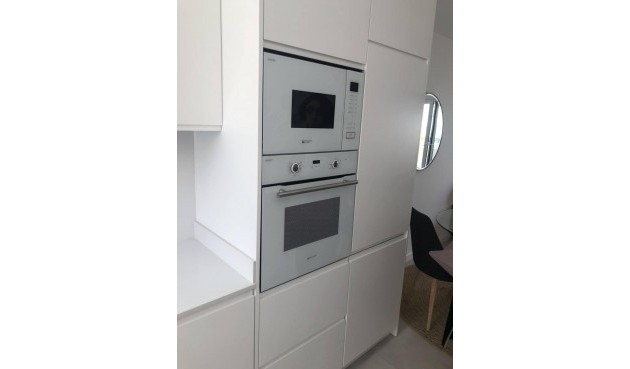 Återförsäljning - Town House -
Torrevieja - aguas nuevas