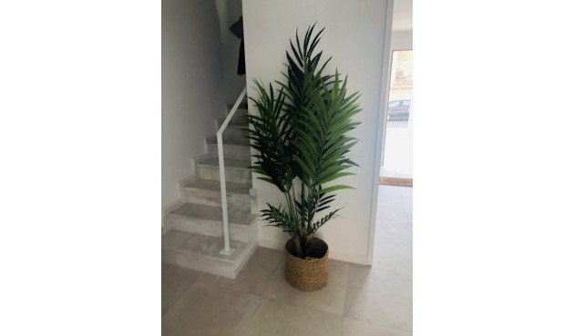 Återförsäljning - Town House -
Torrevieja - aguas nuevas