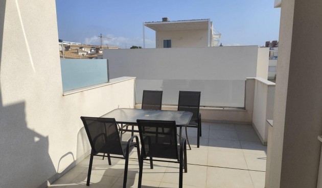 Återförsäljning - Town House -
Torrevieja - aguas nuevas