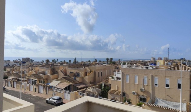 Återförsäljning - Town House -
Torrevieja - aguas nuevas