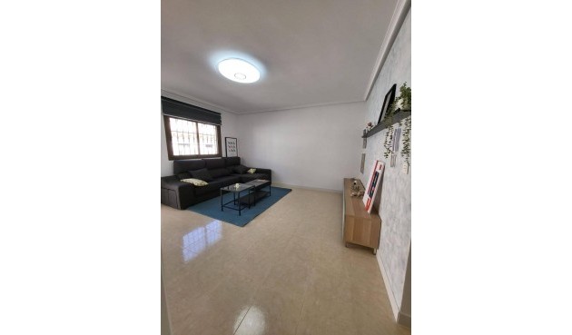 Resale - Town House -
San Miguel de Salinas - Ciudad De Las Comunicaciones