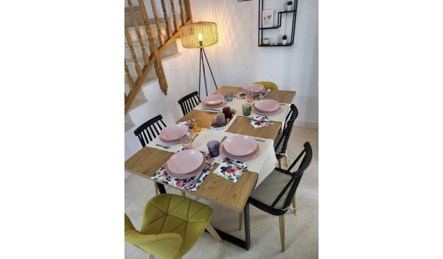 Resale - Town House -
San Miguel de Salinas - Ciudad De Las Comunicaciones