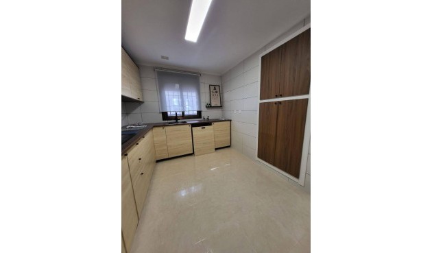 Resale - Town House -
San Miguel de Salinas - Ciudad De Las Comunicaciones
