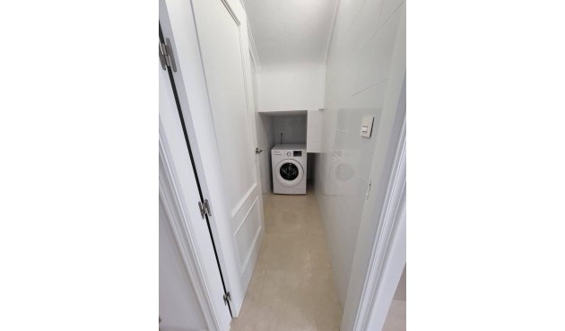 Resale - Town House -
San Miguel de Salinas - Ciudad De Las Comunicaciones