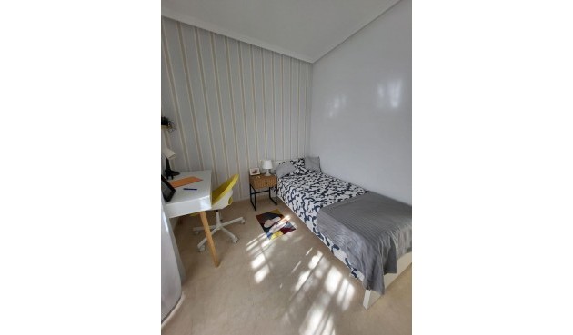 Resale - Town House -
San Miguel de Salinas - Ciudad De Las Comunicaciones