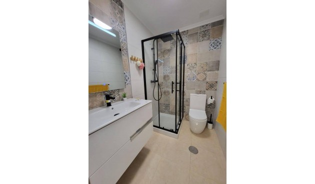 Resale - Town House -
San Miguel de Salinas - Ciudad De Las Comunicaciones