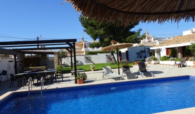 Resale - Villa -
Orihuela Costa - Costa Blanca