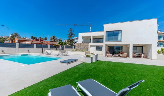 Brukt - Villa -
Torrevieja - La Veleta