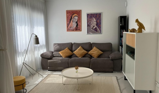 Resale - Bungalow -
San Miguel de Salinas - Las Colinas