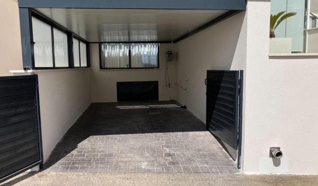 Resale - Bungalow -
San Miguel de Salinas - Las Colinas