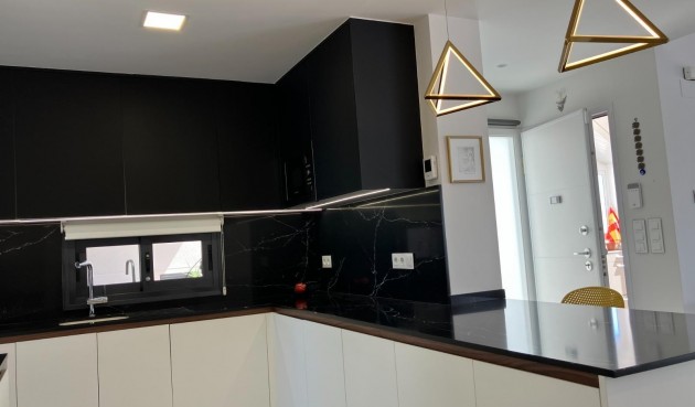 Resale - Bungalow -
San Miguel de Salinas - Las Colinas