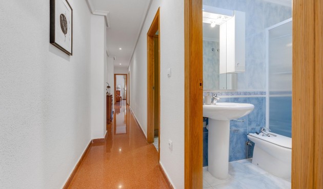 Resale - Penthouse -
Torrevieja - Paseo Maritimo
