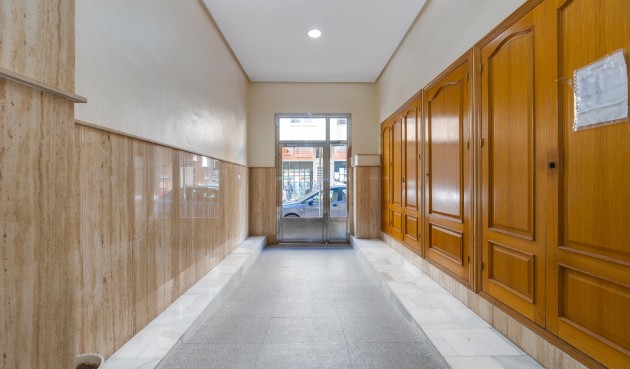 Resale - Penthouse -
Torrevieja - Paseo Maritimo