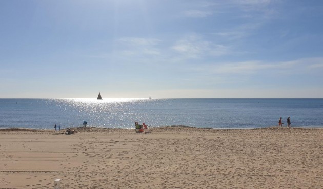 Resale - Apartment -
Torrevieja - Estacion De Autobuses