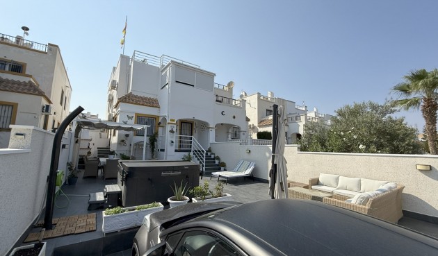 Brukt - Villa -
Orihuela Costa - Costa Blanca