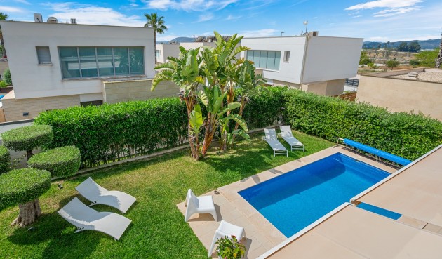 Brukt - Villa -
Orihuela Costa - Costa Blanca