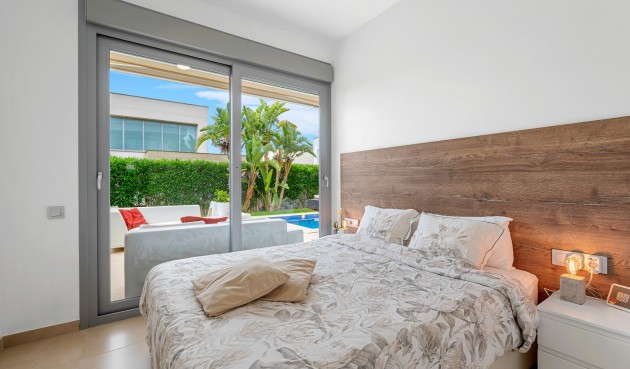 Brukt - Villa -
Orihuela Costa - Costa Blanca