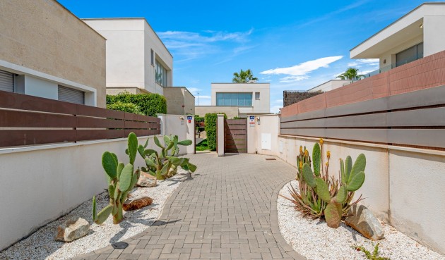 Brukt - Villa -
Orihuela Costa - Costa Blanca