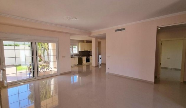 Återförsäljning - Town House -
Cabo Roig - Costa Blanca