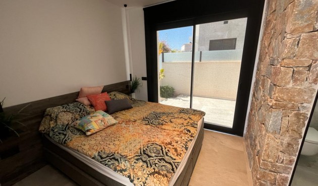 Återförsäljning - Villa -
Rojales - Inland