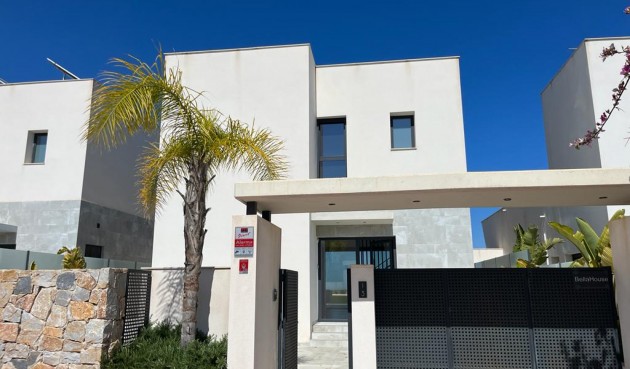 Återförsäljning - Villa -
Rojales - Inland