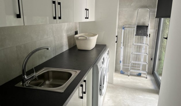 Återförsäljning - Villa -
Rojales - Inland