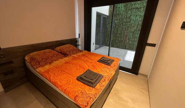 Återförsäljning - Villa -
Rojales - Inland