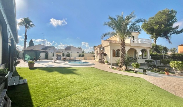 Reventa - Villa -
Torrevieja - San Luis