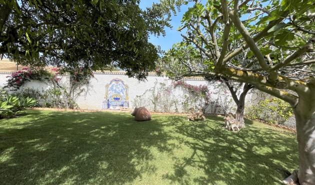 Resale - Villa -
Orihuela Costa - Costa Blanca