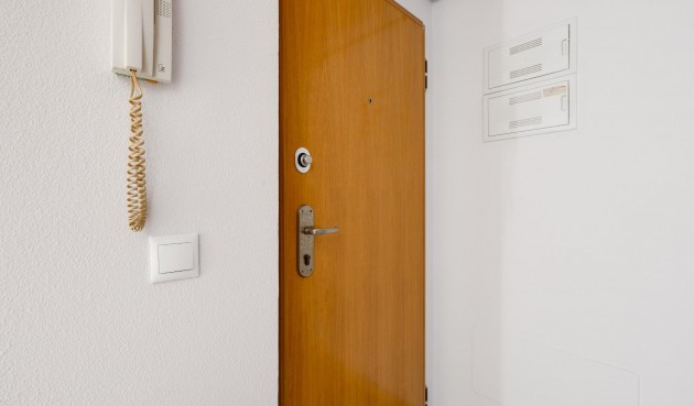 Resale - Apartment -
Torrevieja - Estacion De Autobuses