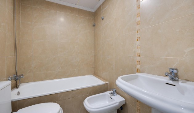 Resale - Apartment -
Torrevieja - Estacion De Autobuses