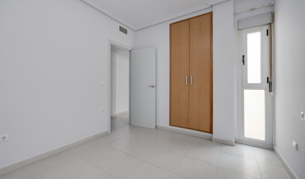 Resale - Apartment -
Torrevieja - Estacion De Autobuses