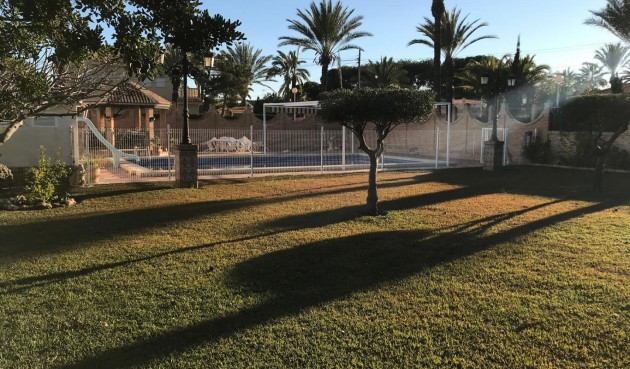 Resale - Villa -
Orihuela Costa - Costa Blanca