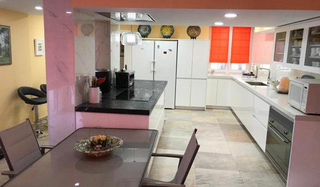 Resale - Villa -
Orihuela Costa - Costa Blanca