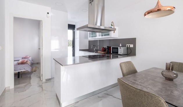 Återförsäljning - Villa -
Torrevieja - Costa Blanca