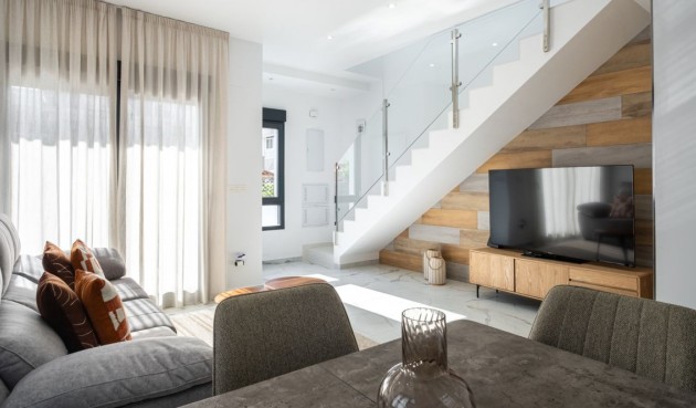 Återförsäljning - Villa -
Torrevieja - Costa Blanca