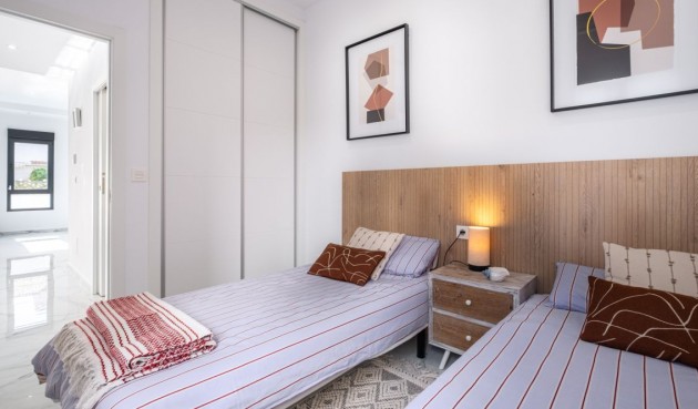 Återförsäljning - Villa -
Torrevieja - Costa Blanca