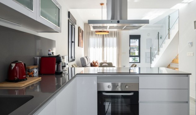 Återförsäljning - Villa -
Torrevieja - Costa Blanca