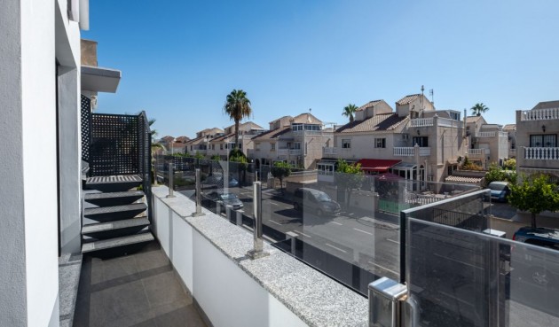 Återförsäljning - Villa -
Torrevieja - Costa Blanca