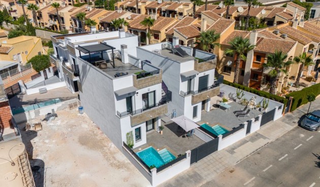 Återförsäljning - Villa -
Torrevieja - Costa Blanca