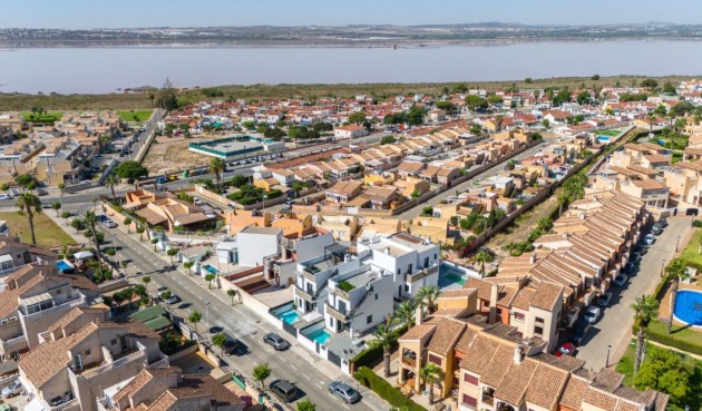 Återförsäljning - Villa -
Torrevieja - Costa Blanca