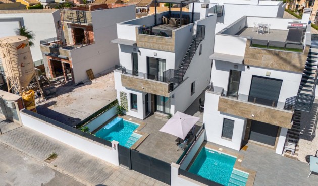 Återförsäljning - Villa -
Torrevieja - Costa Blanca