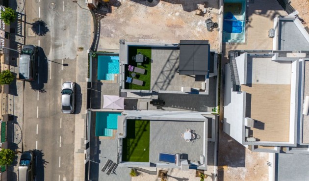 Återförsäljning - Villa -
Torrevieja - Costa Blanca